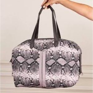 Stella and Dot weekender bag